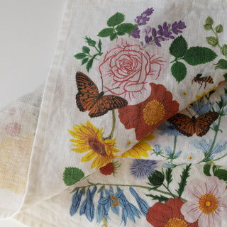 Detail of the SUMMER linen tea towel, combining craftsmanship and everyday charm — a thoughtful gift for design lovers.